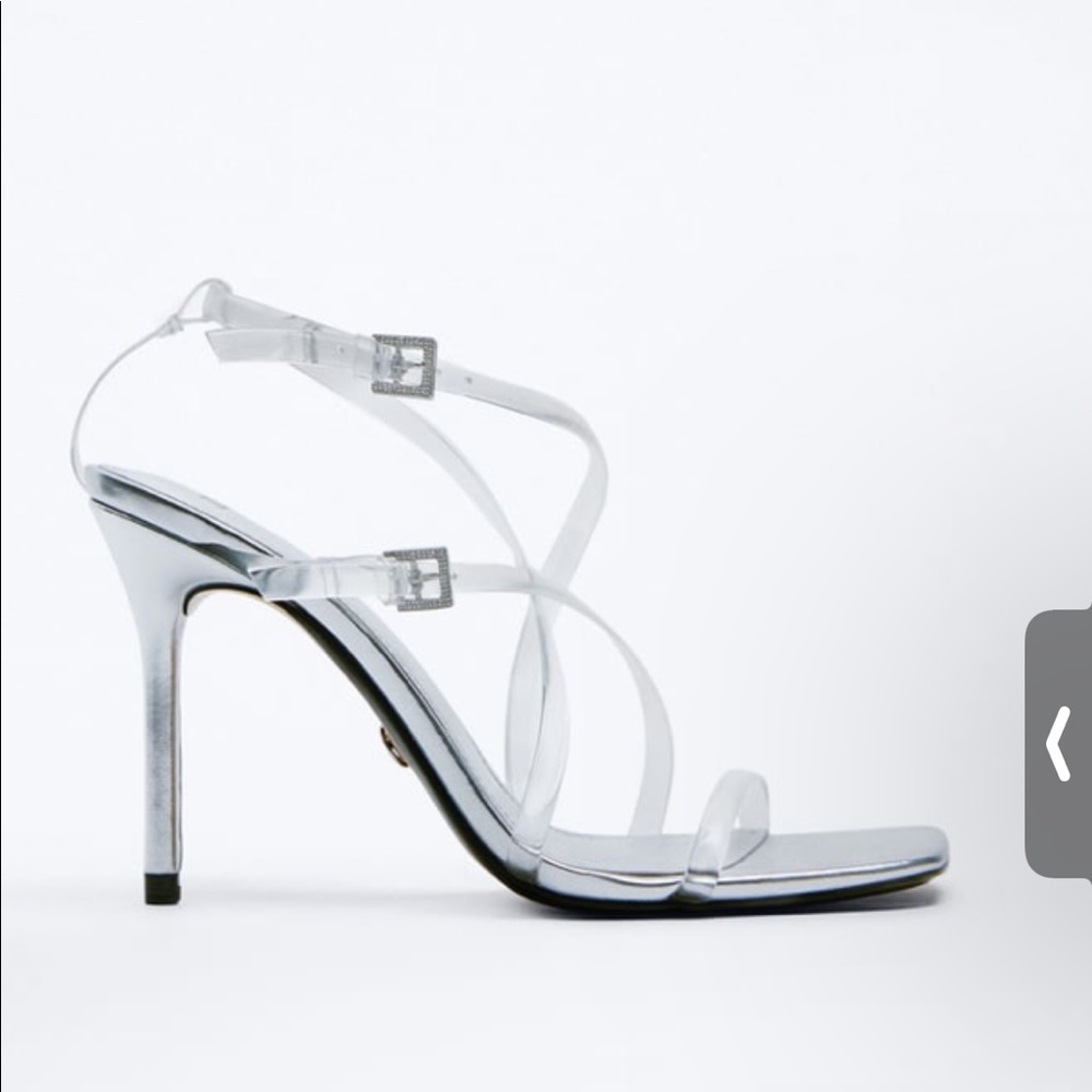 Buckled vinyl heeled sandals - Picture 2 of 7
